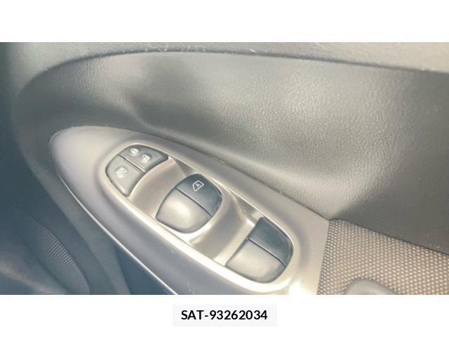Nissan JUKE 2010-12 7617392-15