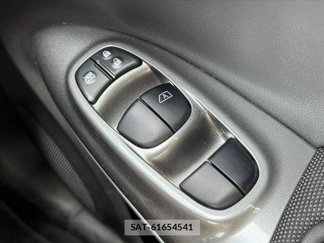 Nissan JUKE 2016-03 7617393-24