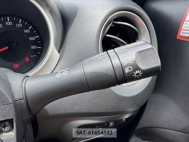 Nissan JUKE 2016-03 7617393-27