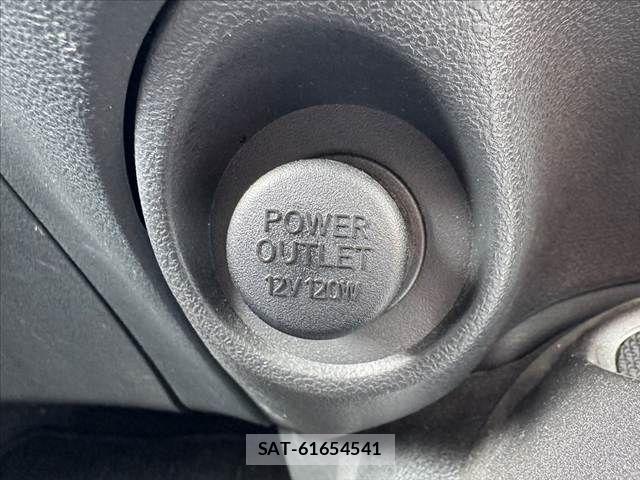 Nissan JUKE 2016-03 7617393-29