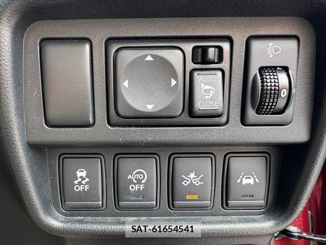 Nissan JUKE 2016-03 7617393-4