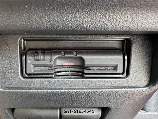Nissan JUKE 2016-03 7617393-5