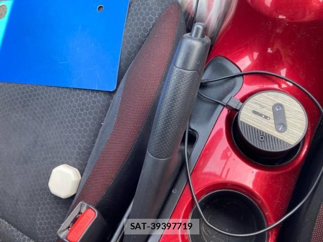 Nissan JUKE 2010-11 7724662-14
