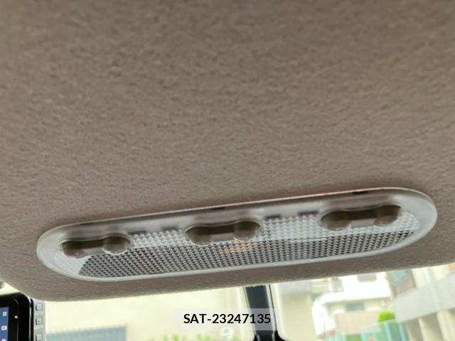 Nissan JUKE 2010-07 7724665-17