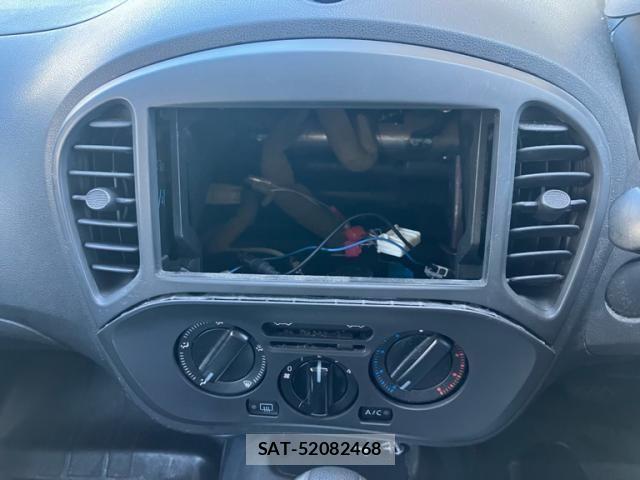 Nissan JUKE 2010-08 7724666-17