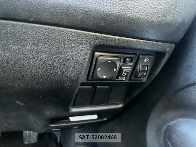 Nissan JUKE 2010-08 7724666-19