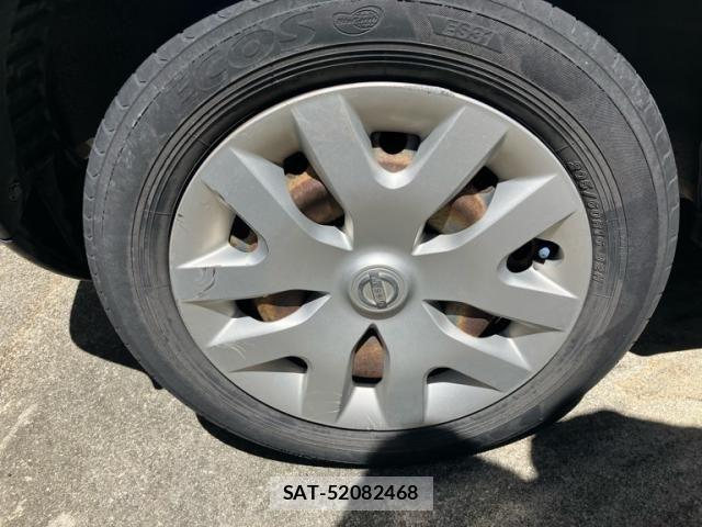 Nissan JUKE 2010-08 7724666-6