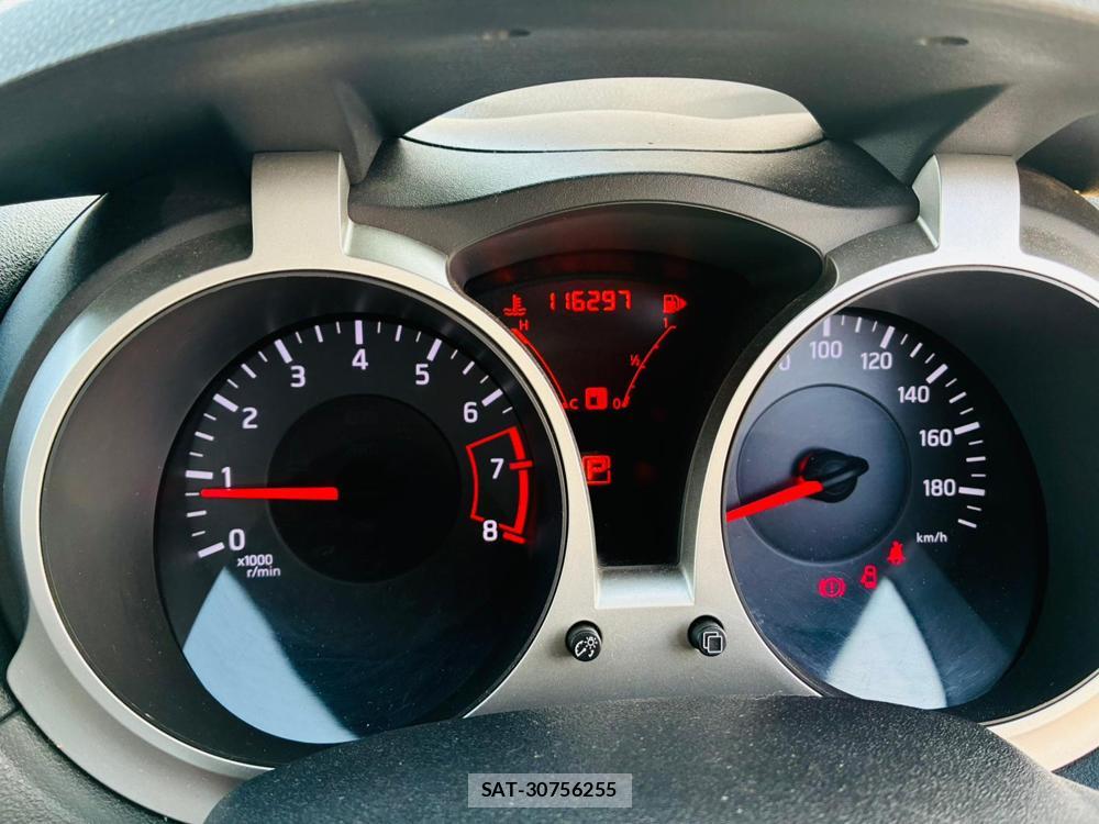 Nissan JUKE 2011-05 7651179-15