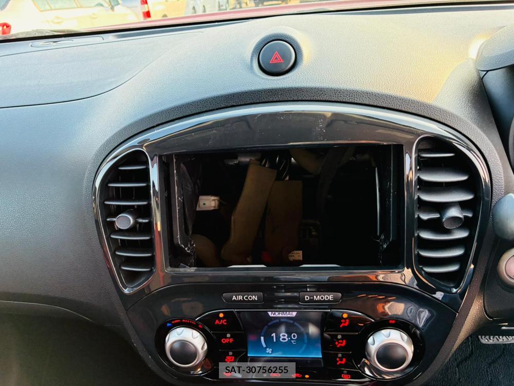 Nissan JUKE 2011-05 7651179-17