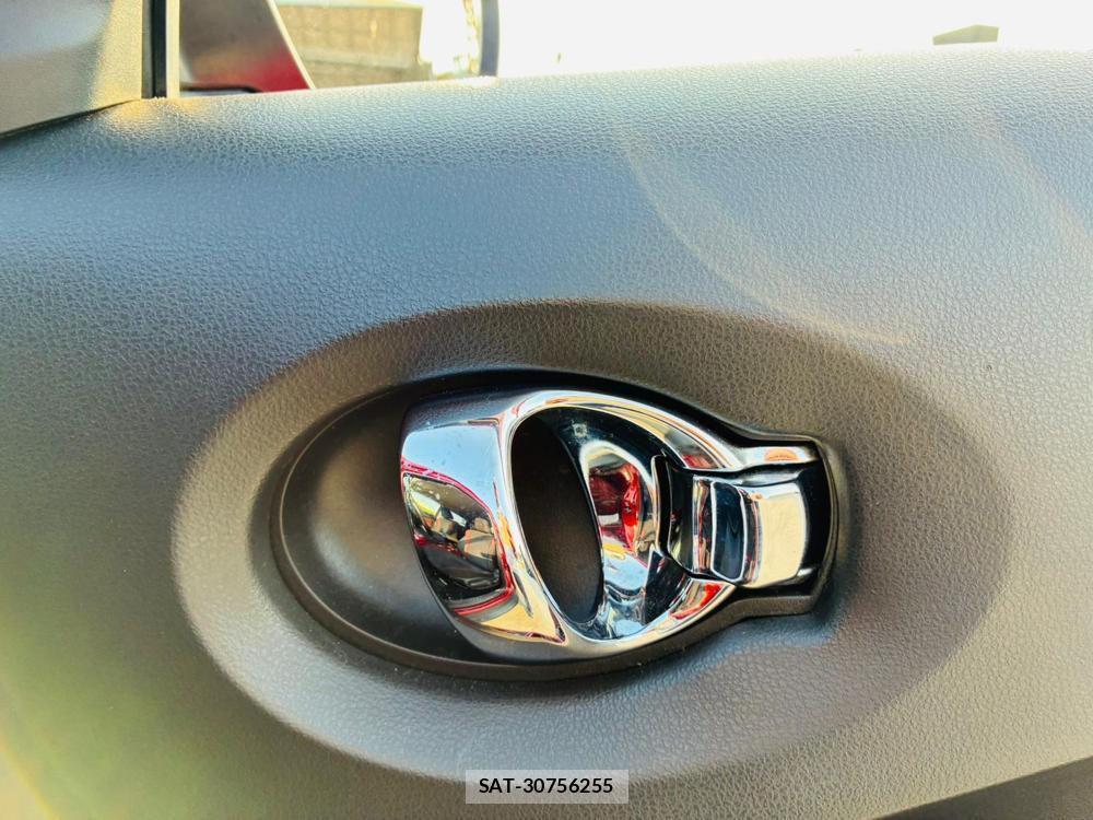 Nissan JUKE 2011-05 7651179-19
