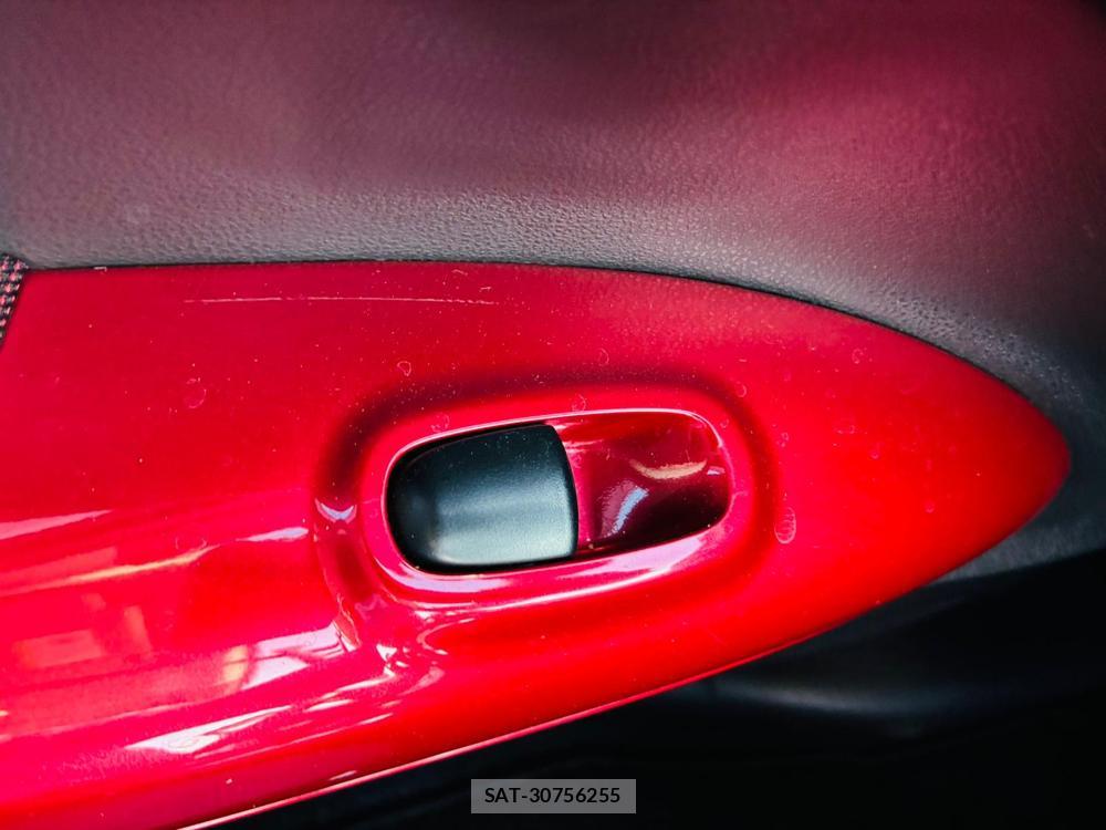 Nissan JUKE 2011-05 7651179-22