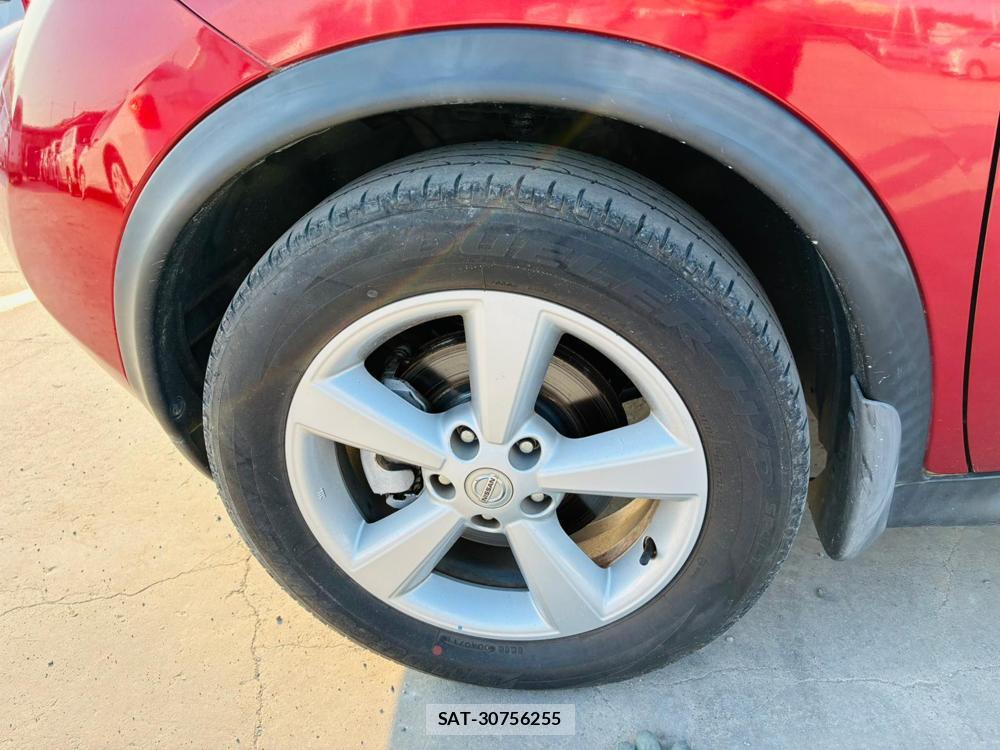 Nissan JUKE 2011-05 7651179-28