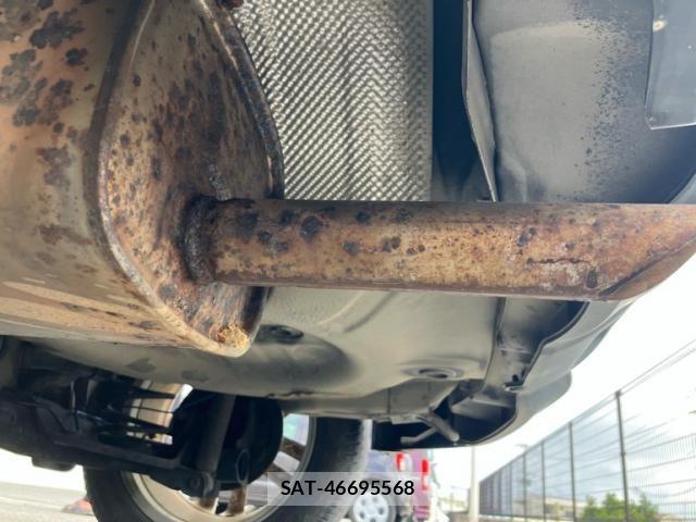 Nissan JUKE 2010-06 7724667-24