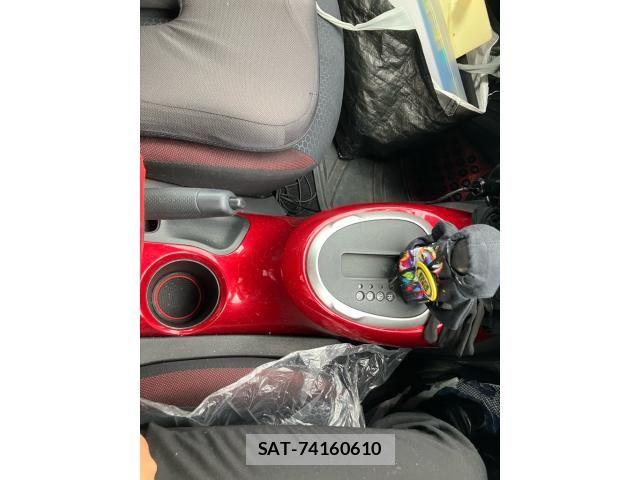 Nissan JUKE 2011-11 7724664-17