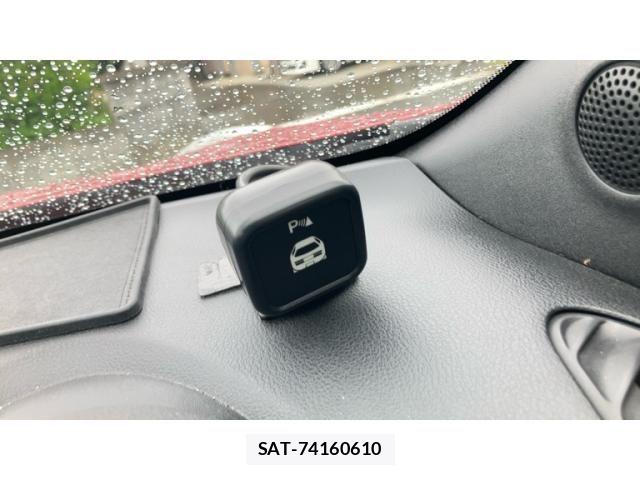 Nissan JUKE 2011-11 7724664-24