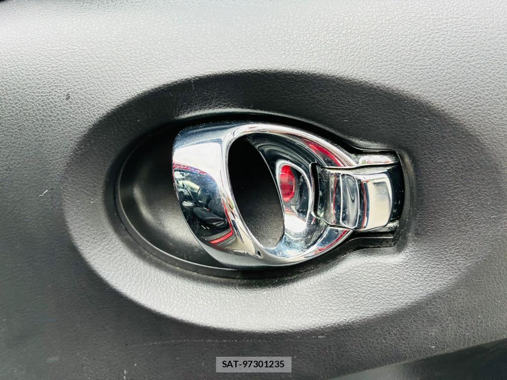 Nissan JUKE 2013-09 7455183-20