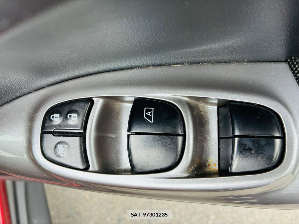Nissan JUKE 2013-09 7455183-21