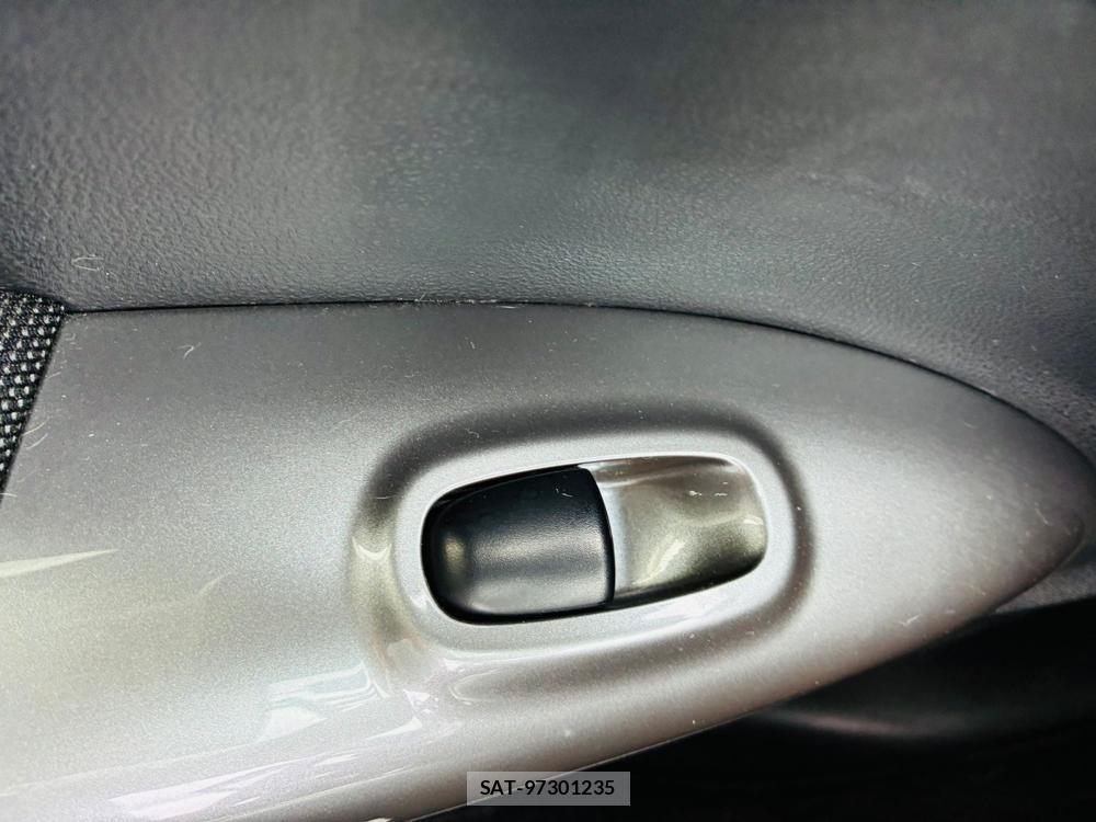 Nissan JUKE 2013-09 7455183-23