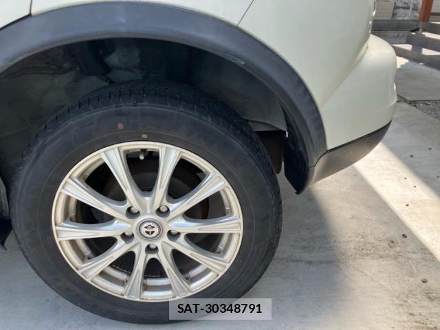 Nissan JUKE 2012-02 7786066-8
