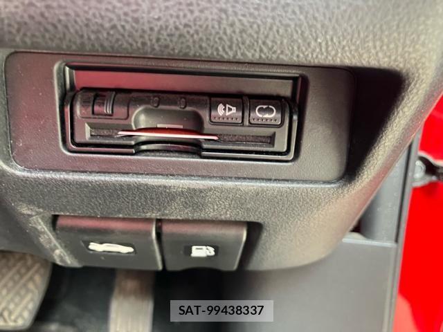 Nissan JUKE 2013-09 7786070-16
