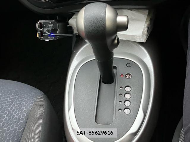 Nissan JUKE 2011-09 7877104-19