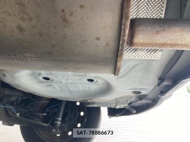 Nissan JUKE 2010-11 7877108-10
