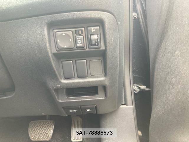 Nissan JUKE 2010-11 7877108-15