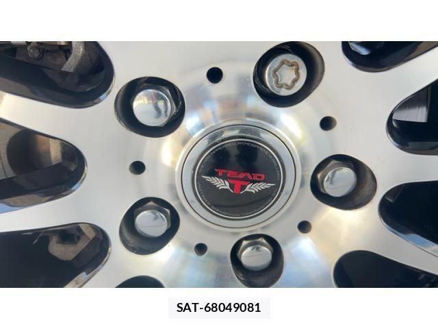 Nissan JUKE 2013-07 7877105-12