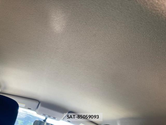 Nissan JUKE 2011-11 7877109-16