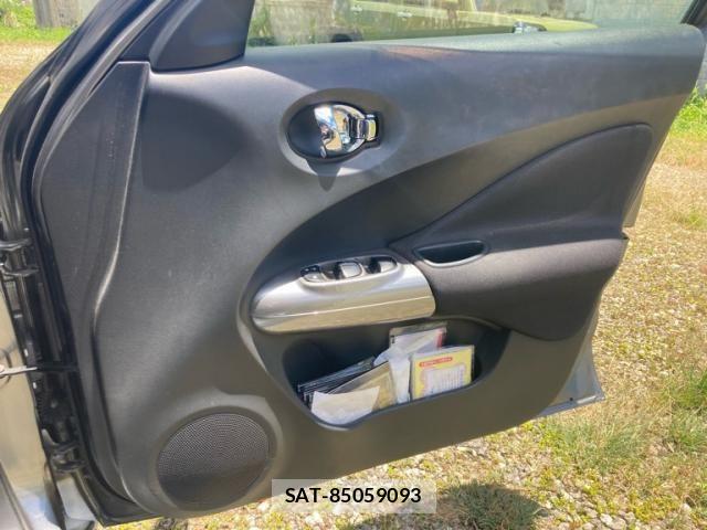 Nissan JUKE 2011-11 7877109-25