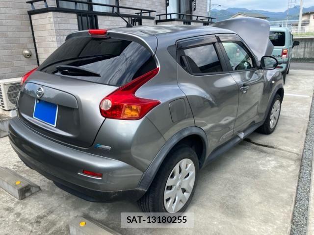 Nissan JUKE 2013-03 7962256-9