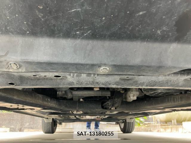 Nissan JUKE 2013-03 7962256-2