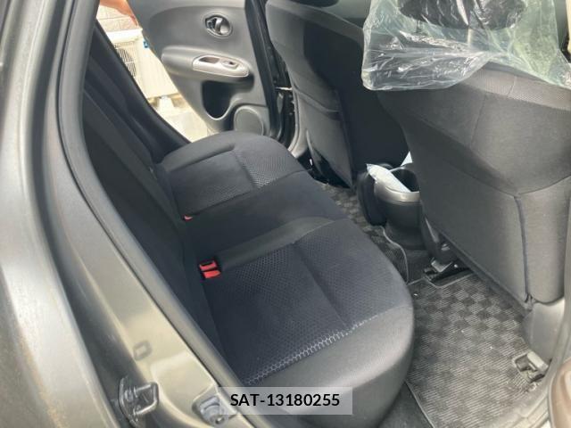 Nissan JUKE 2013-03 7962256-5