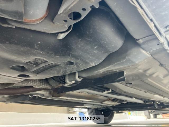 Nissan JUKE 2013-03 7962256-7