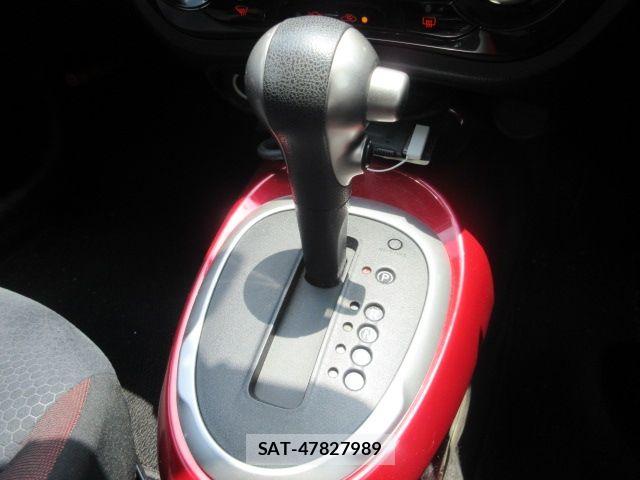 Nissan JUKE 2011-11 8036225-17