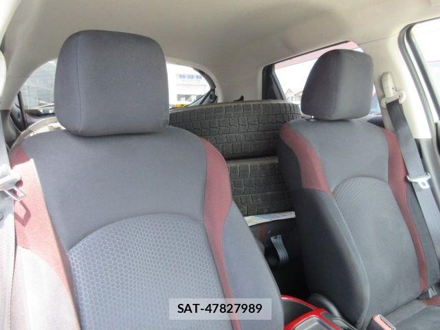Nissan JUKE 2011-11 8036225-19
