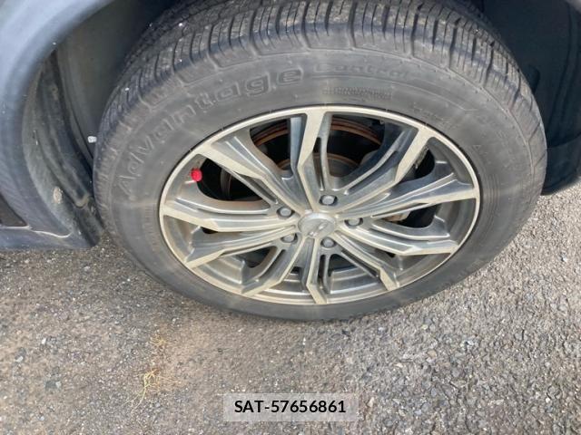 Nissan JUKE 2013-06 8036230-4