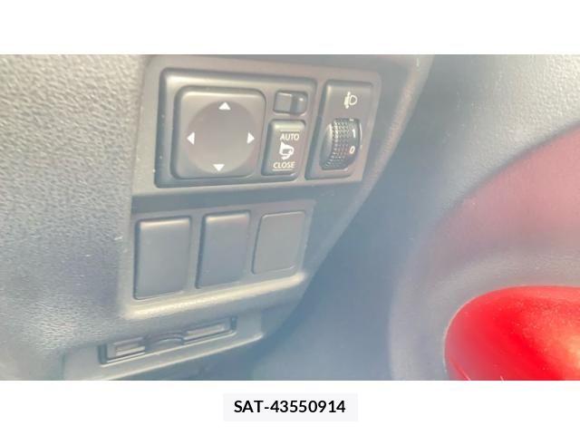 Nissan JUKE 2012-02 8036228-10