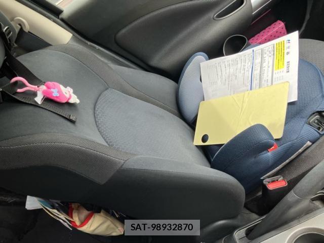 Nissan JUKE 2012-11 8036229-14
