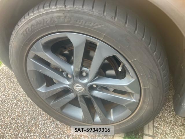 Nissan JUKE 2014-08 8074195-9