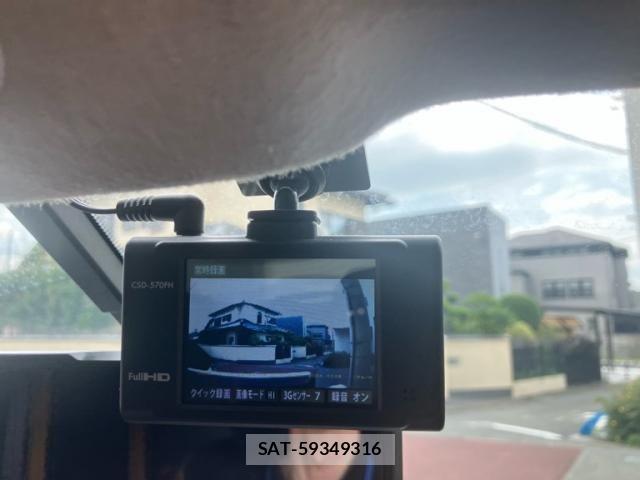 Nissan JUKE 2014-08 8074195-18