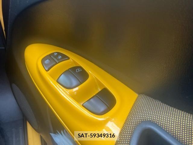 Nissan JUKE 2014-08 8074195-20
