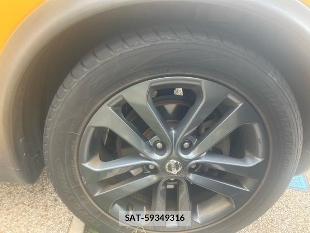 Nissan JUKE 2014-08 8074195-6
