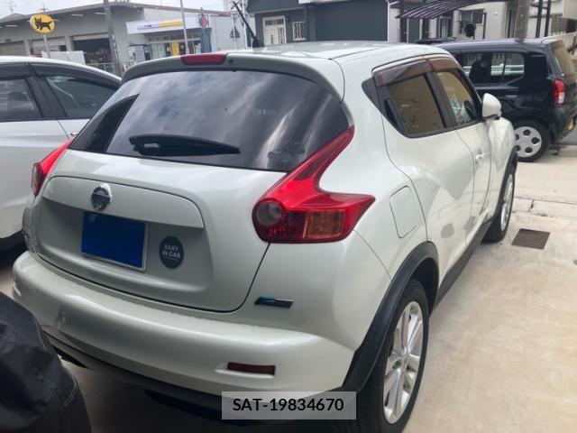 Nissan JUKE 2011-10 8099899-2
