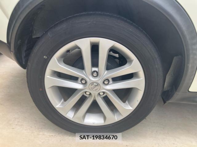 Nissan JUKE 2011-10 8099899-6