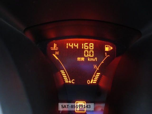 Nissan JUKE 2011-09 8208110-5