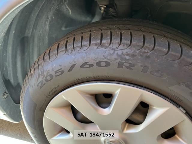 Nissan JUKE 2013-09 8230496-10