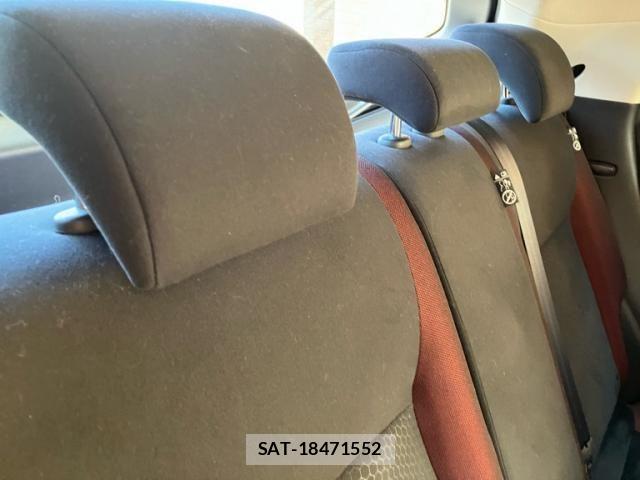 Nissan JUKE 2013-09 8230496-17