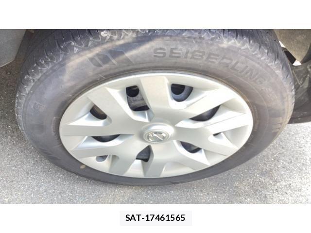 Nissan JUKE 2015-02 8230497-5