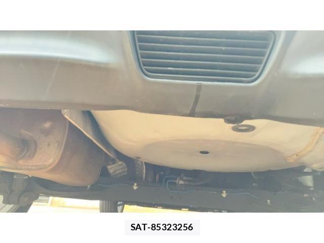 Nissan JUKE 2013-09 8230498-9